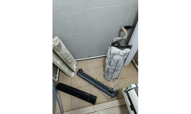 Disassebling of air conditioner as part of aircon chemical cleaning